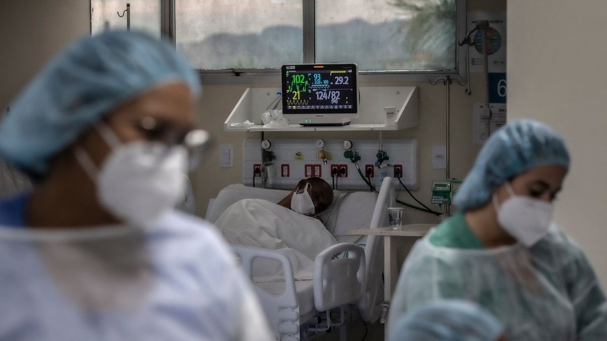 Koronavirus rekordně kosí Brazílii. Lockdown nebude, trvá na svém prezident
